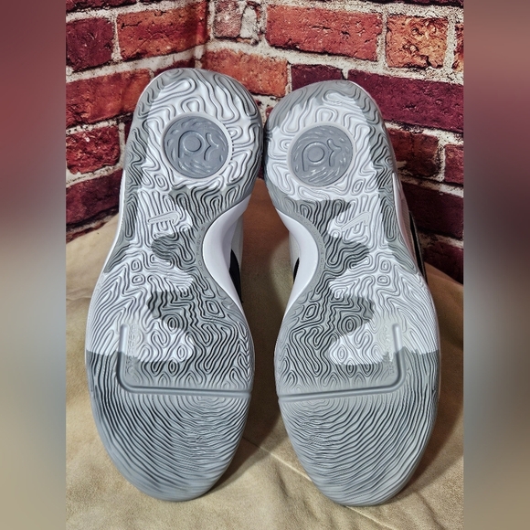 Nike KD Trey 5 White N Black N Wolf Gray Mens Size 13 Brand New - Picture 4 of 7